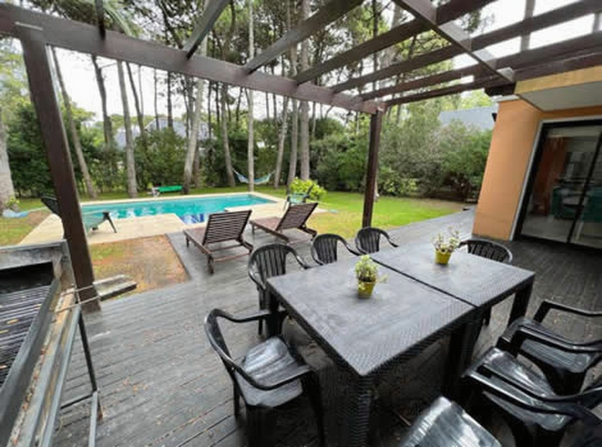 Casa de una planta para 9 personas en zona norte de Pinamar miniatura 10