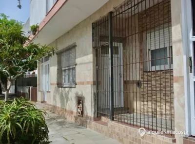 Casa con patio y parrilla en Mar del Tuyú