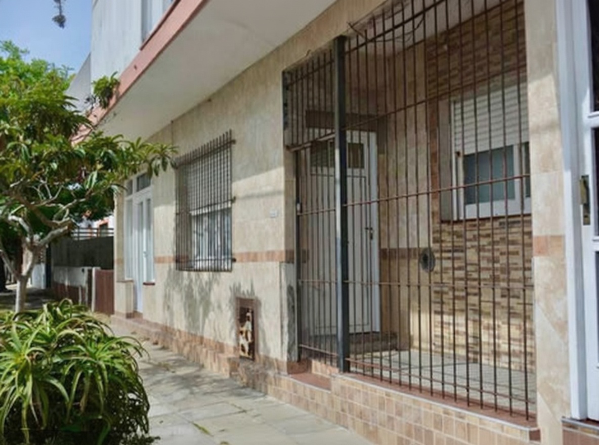 Casa con patio y parrilla en Mar del Tuyú