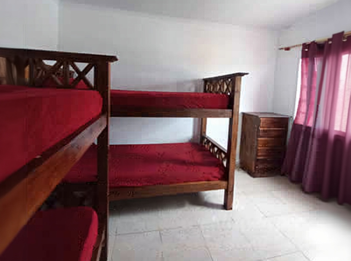 Cabañas con parque y parrilla a 150 metros del mar en San Clemente del Tuyú miniatura 8