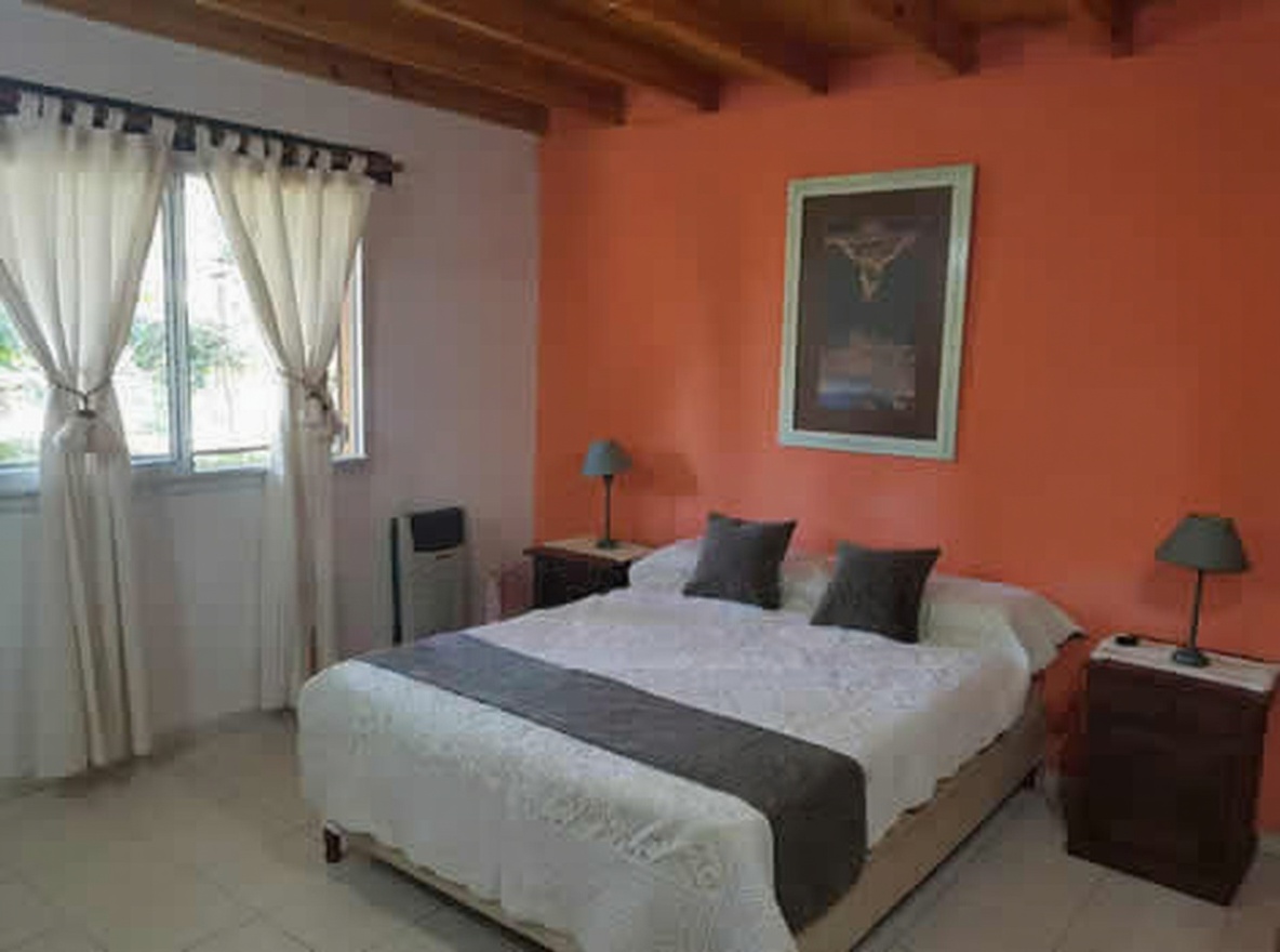 Monoambiente con pileta y parque a 8 cuadras del mar en Costa del Este miniatura 5