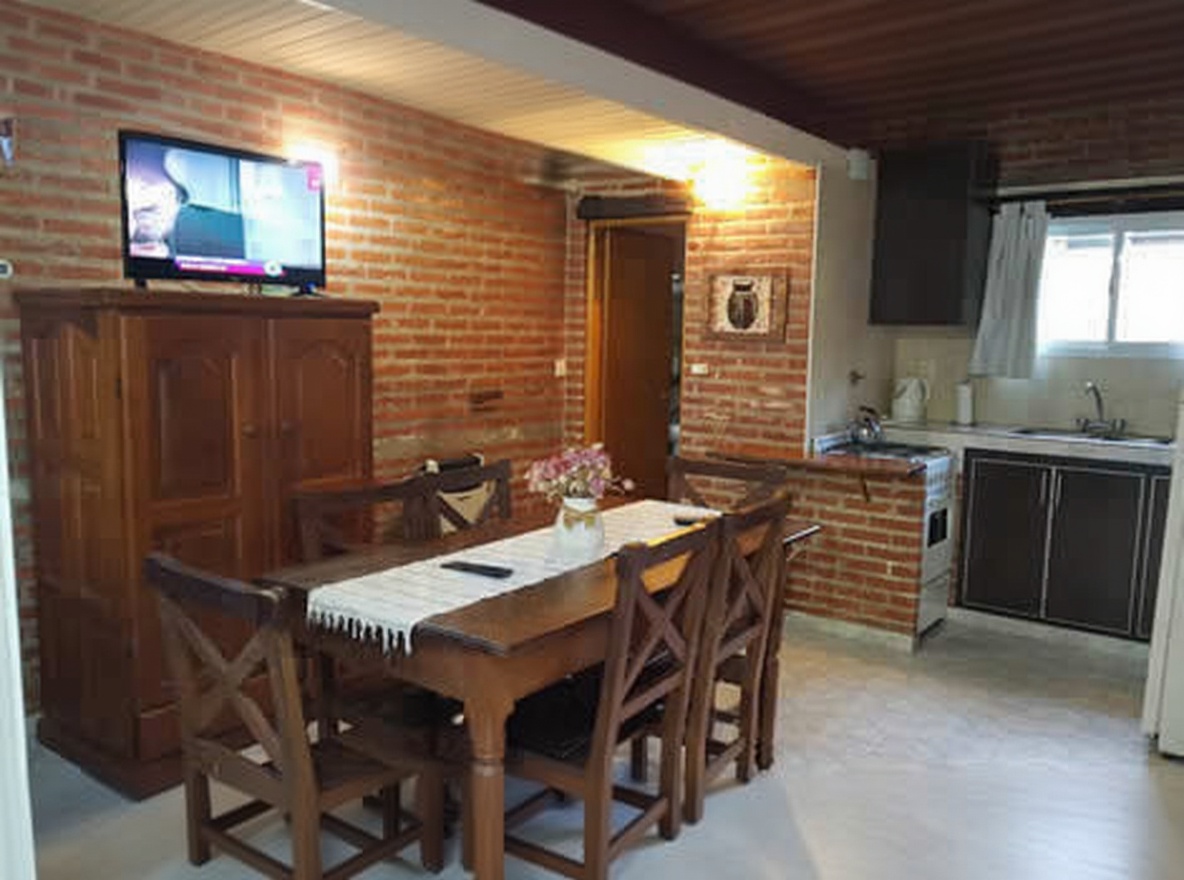 Monoambiente con pileta y parque a 8 cuadras del mar en Costa del Este miniatura 9