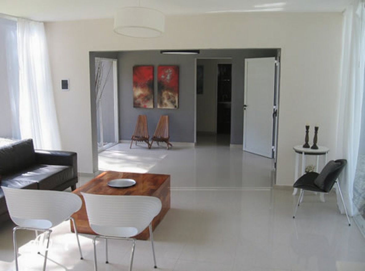 Casas con patio y parrilla a 300 metros del mar en Costa del Este miniatura 5