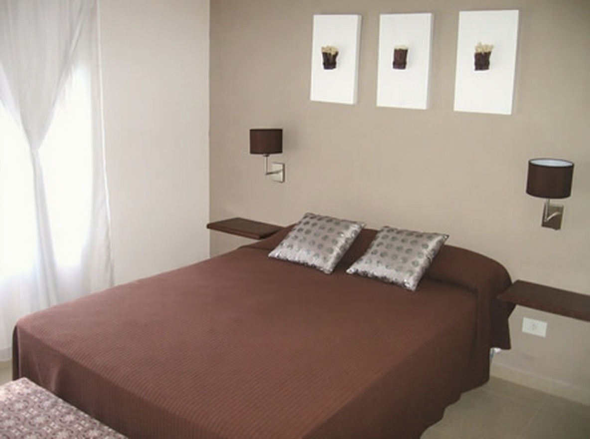 Casas con patio y parrilla a 300 metros del mar en Costa del Este miniatura 6