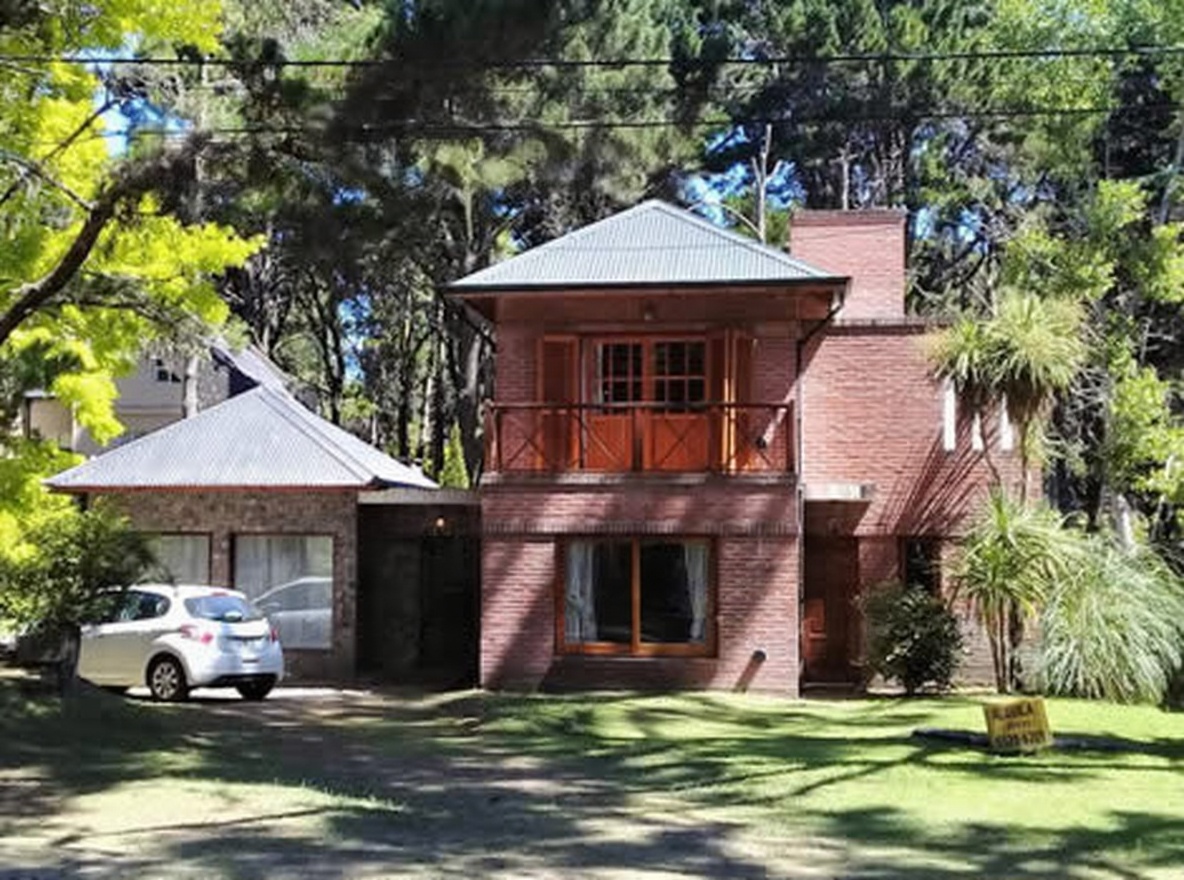 Casas con patio y parrilla a 300 metros del mar en Costa del Este miniatura 11