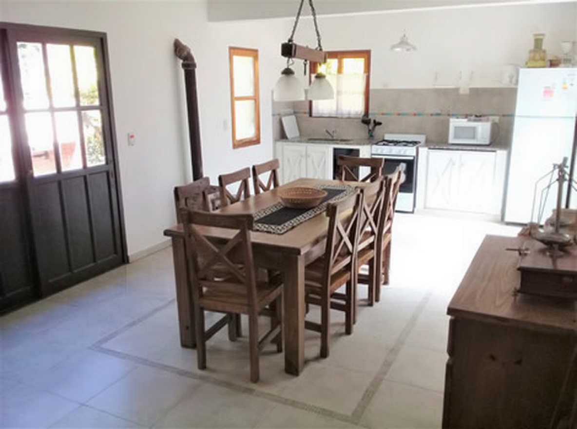 Casas con patio y parrilla a 300 metros del mar en Costa del Este miniatura 12