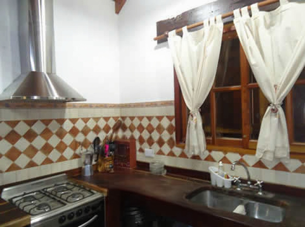 Casas con cochera y parrilla en Costa del Este miniatura 3