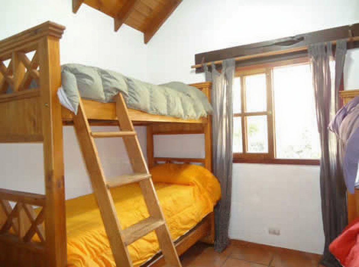 Casas con cochera y parrilla en Costa del Este miniatura 7