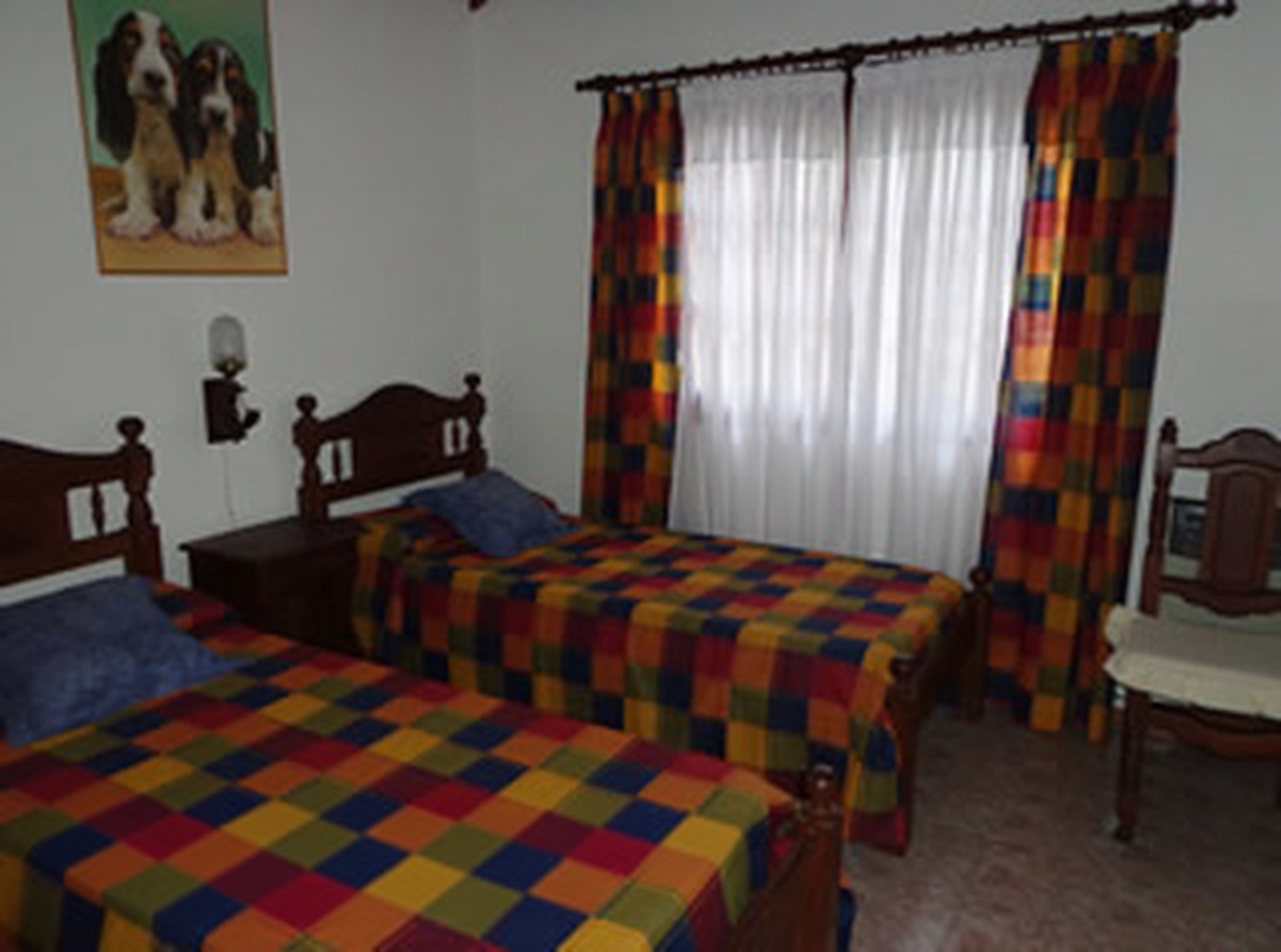 Casas con parque y parrilla a 2 cuadras del mar en Costa del Este miniatura 7