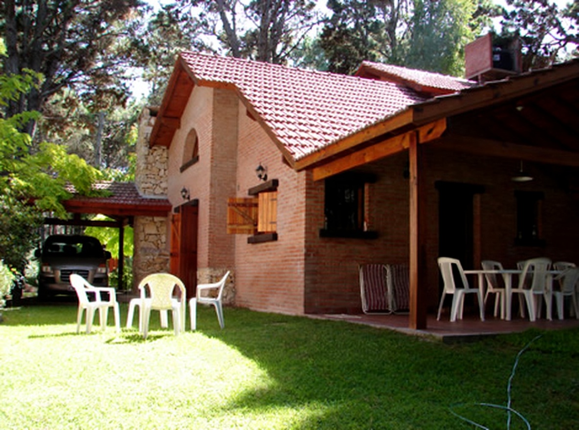 Chalet de 4 dormitorios en Costa del Este miniatura 2