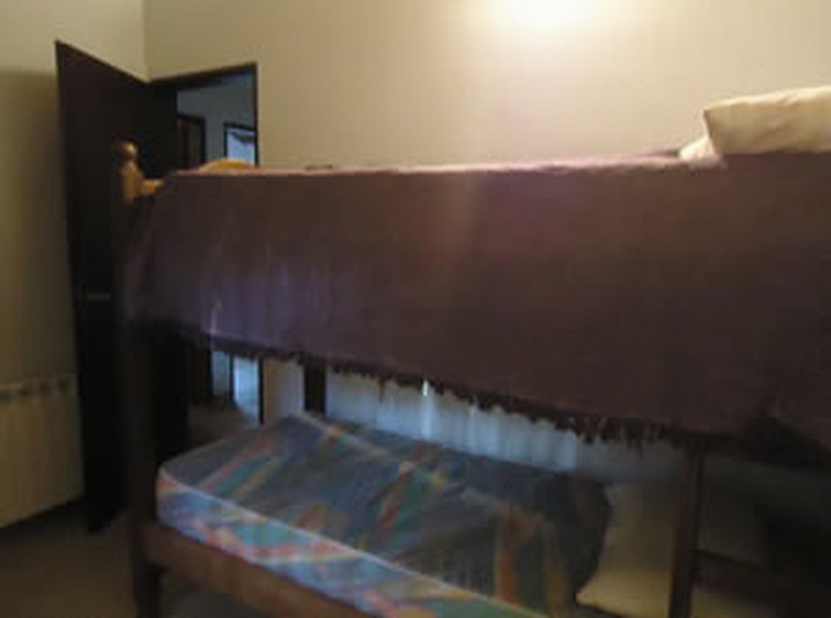 Chalet con parque y parrilla a 400 metros del mar en Costa del Este miniatura 8