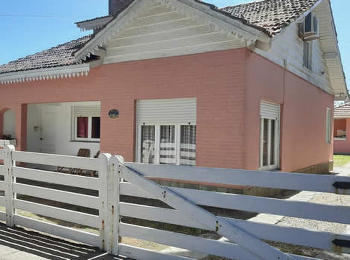 Chalet a 200 metros del mar en Mar de Ajó miniatura 2