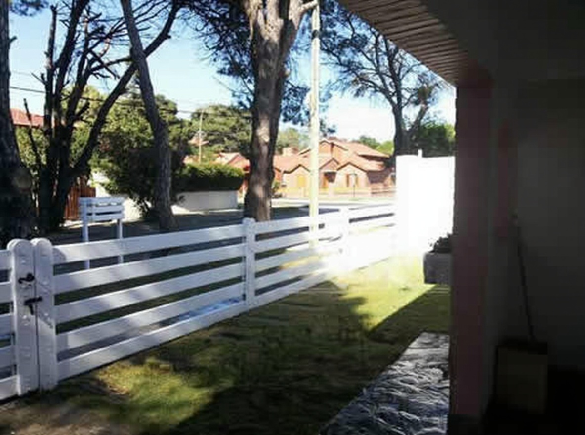 Chalet a 200 metros del mar en Mar de Ajó miniatura 3