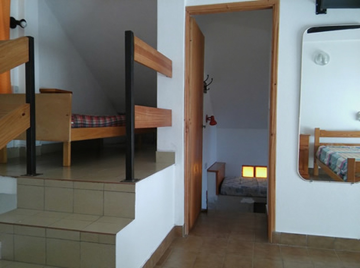 Chalet con cochera y parrilla en Las Toninas miniatura 7