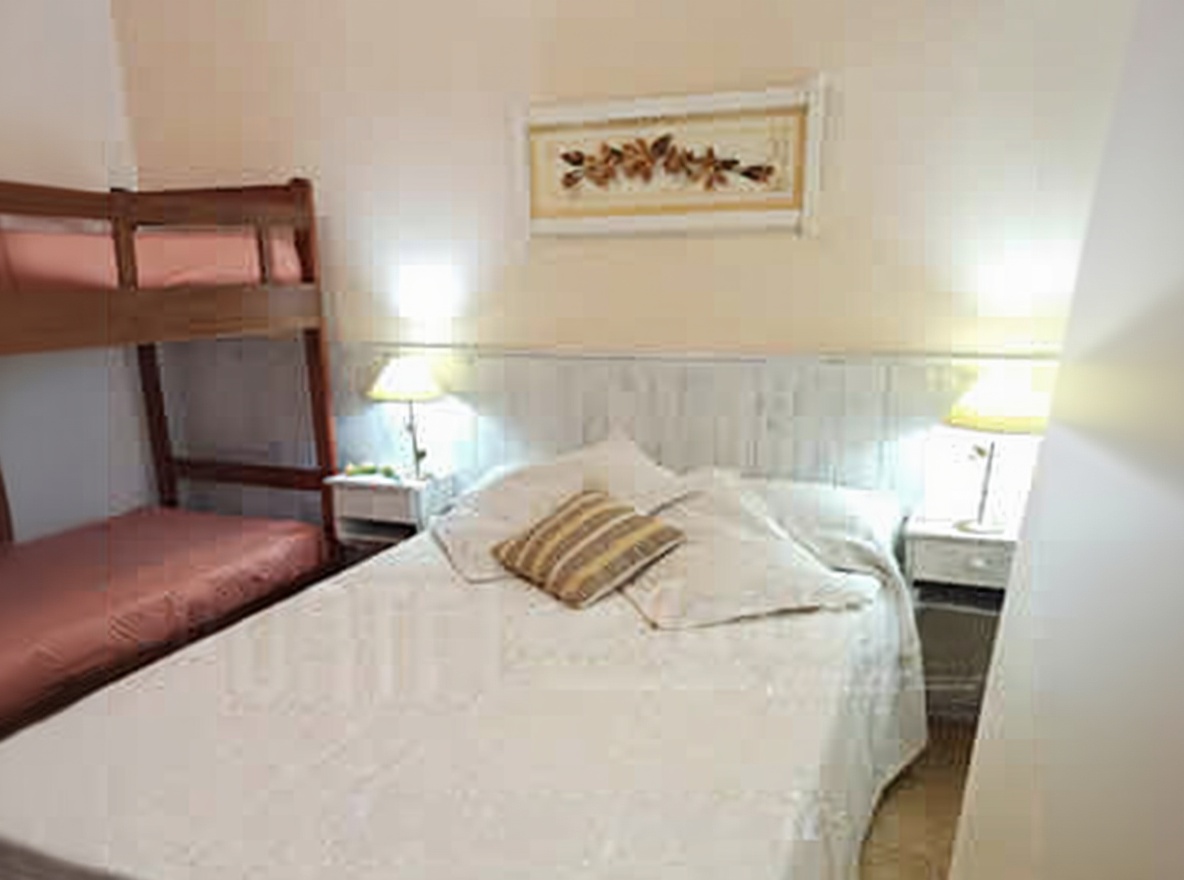 Dúplex con parque y parrilla en Las Toninas miniatura 5