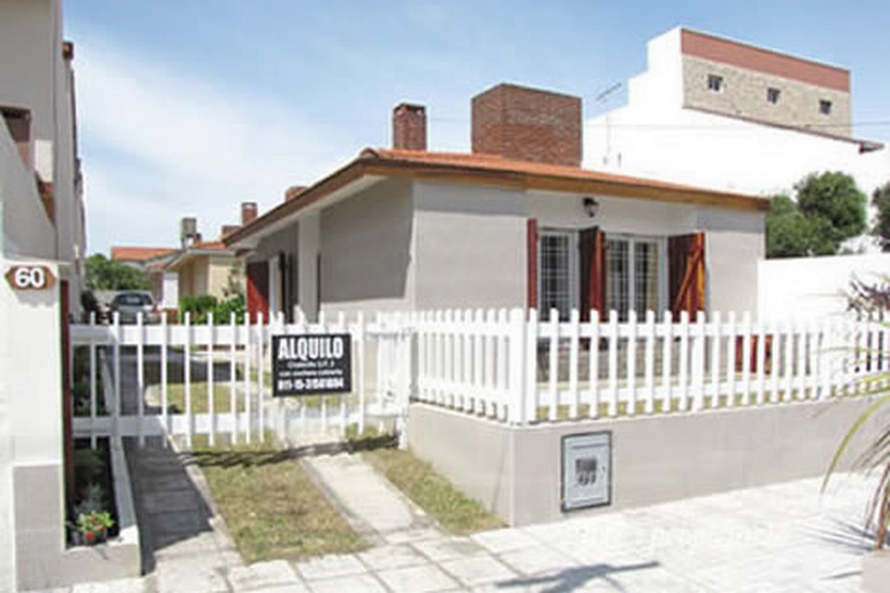 Chalet con cochera y parrilla a 50 metros del mar en Santa Teresita foto 1