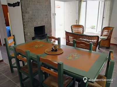 Chalet con cochera y parrilla a 50 metros del mar en Santa Teresita foto 4