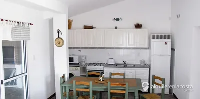 Chalet con cochera y parrilla a 50 metros del mar en Santa Teresita foto 5