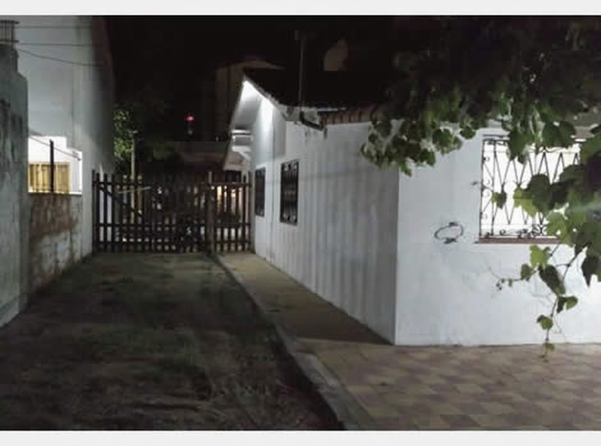 Chalet con parque y parrilla a 300 metros del mar en Santa Teresita miniatura 9