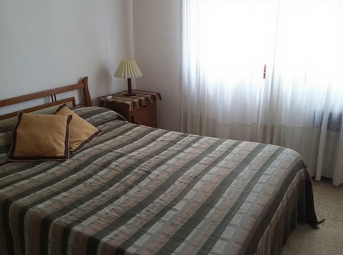 Chalet con parque y parrilla en Santa Teresita miniatura 4