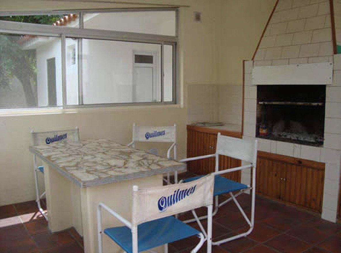 Chalet con parque y parrilla en Santa Teresita miniatura 9