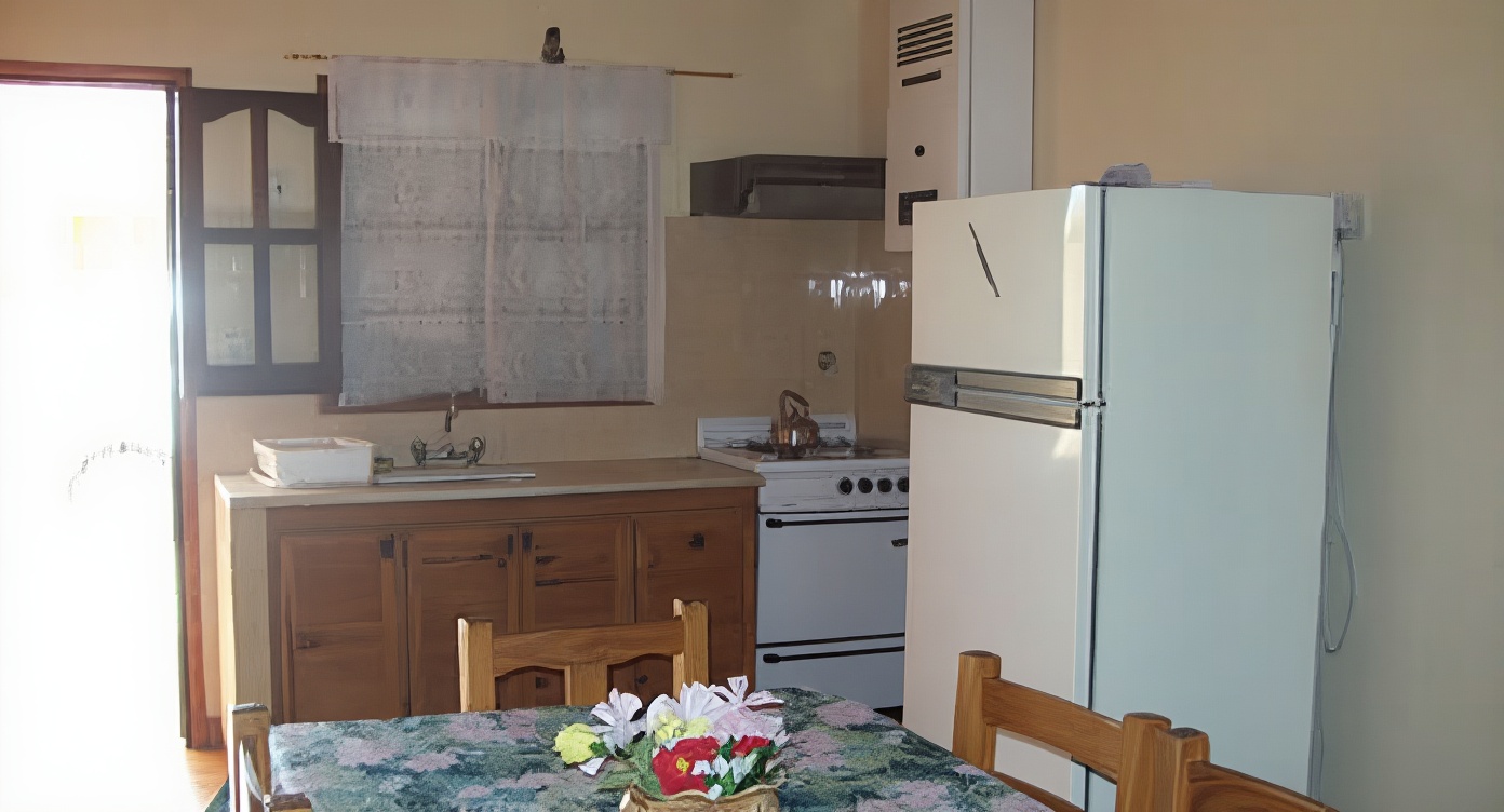 Chalet con pileta y parrilla a 130 metros del mar en Mar del Tuyú miniatura 4