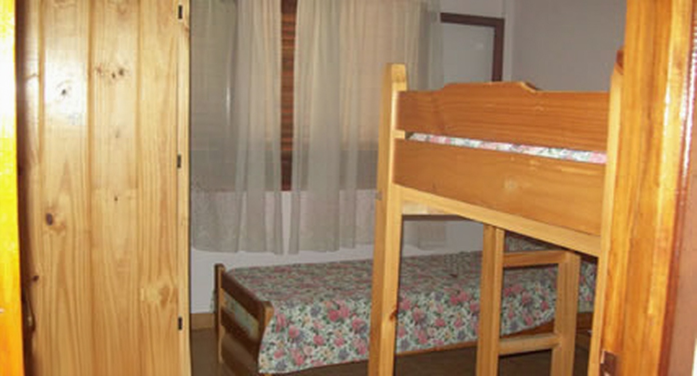 Chalet con pileta y parrilla a 130 metros del mar en Mar del Tuyú miniatura 6