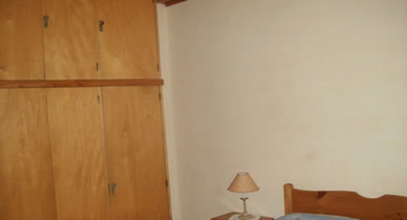 Chalet con pileta y parrilla a 130 metros del mar en Mar del Tuyú miniatura 8