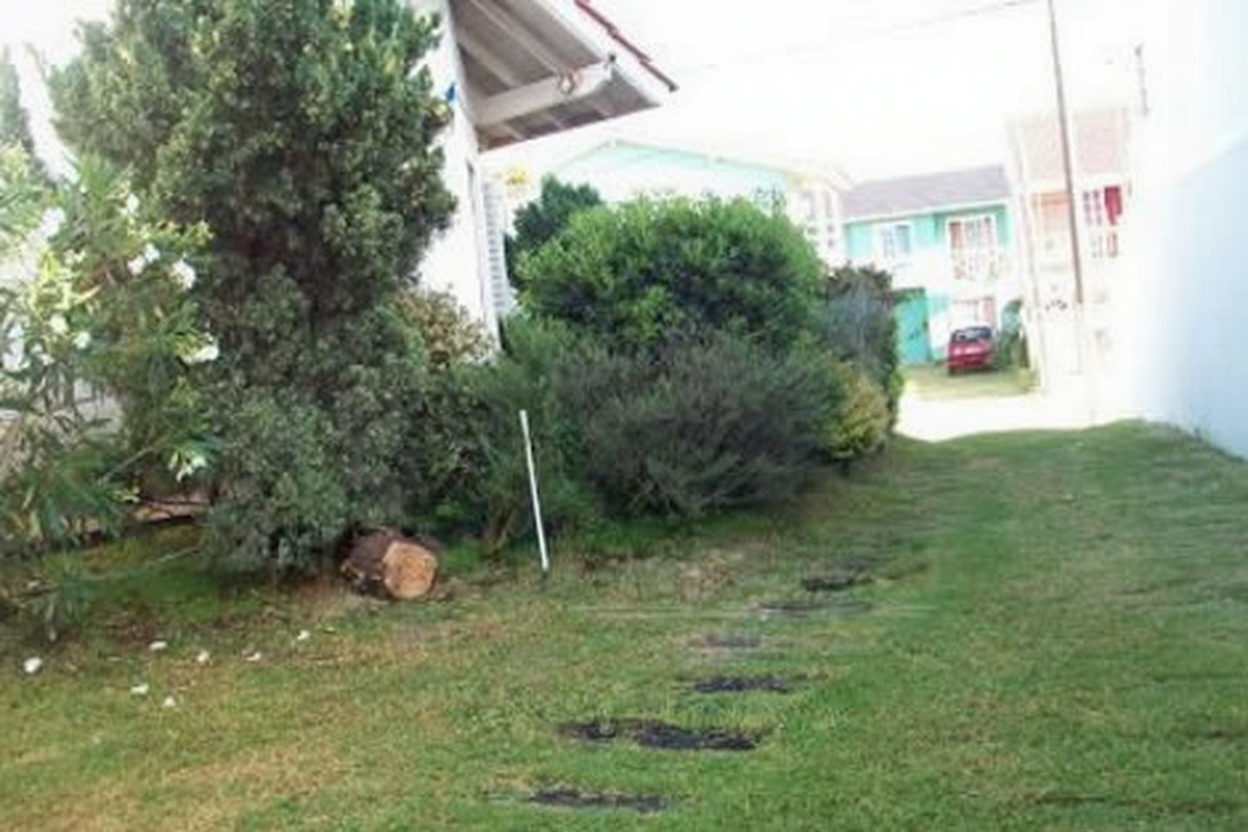 Chalet con parque y parrilla frente al mar en Mar del Tuyú miniatura 10