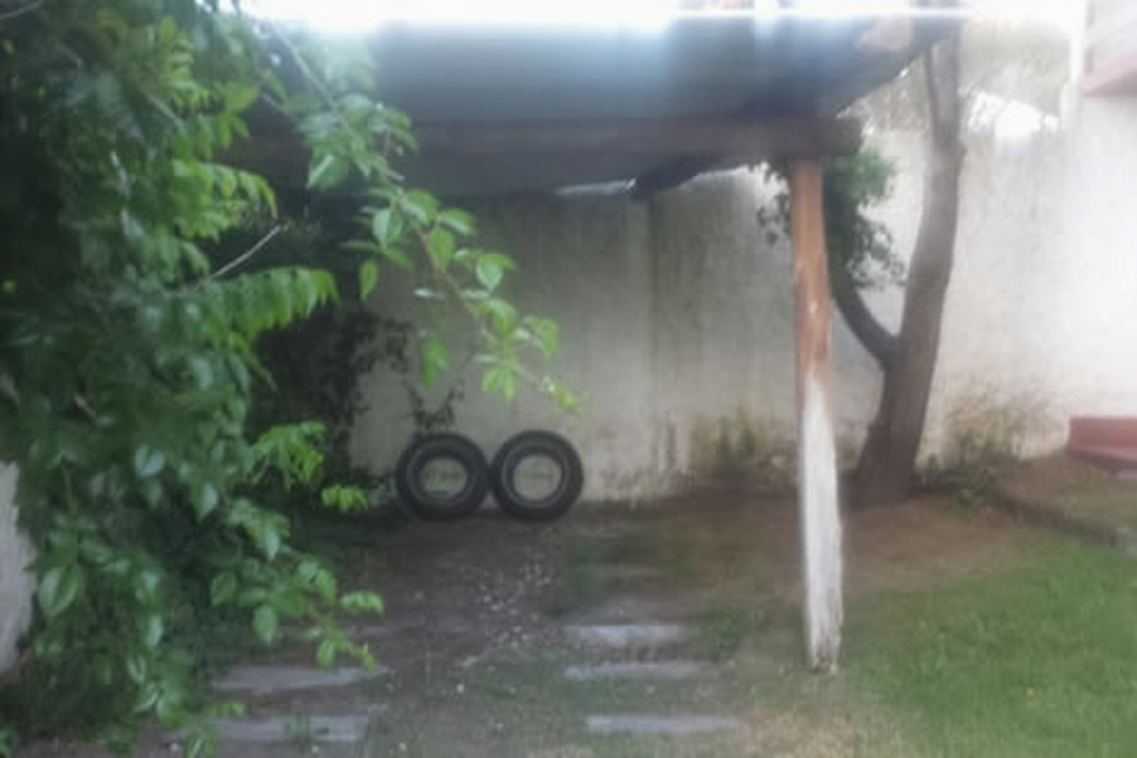 Chalet con parque y parrilla frente al mar en Mar del Tuyú miniatura 11