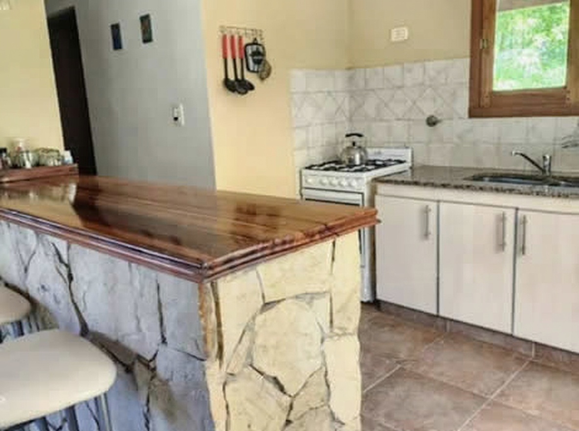 Chalet con parque y parrilla en Costa del Este miniatura 4