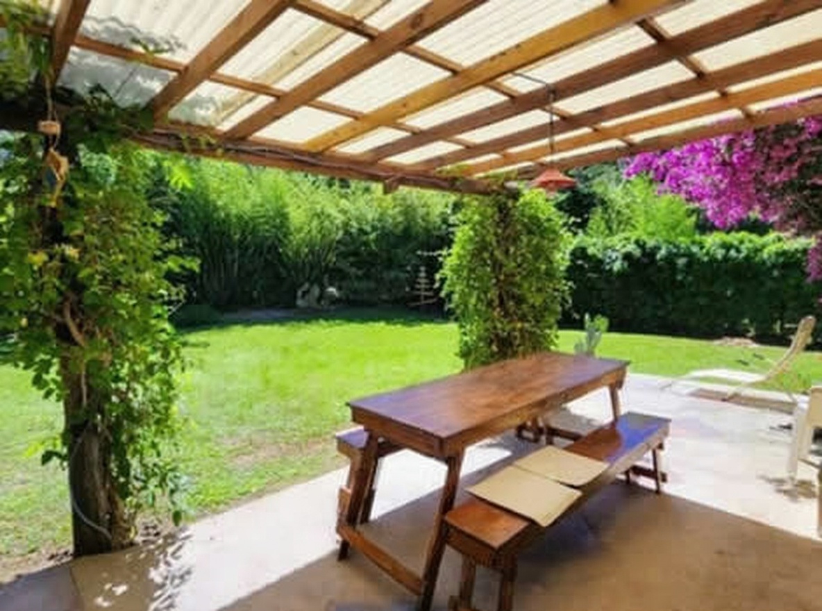 Chalet con parque y parrilla en Costa del Este miniatura 10