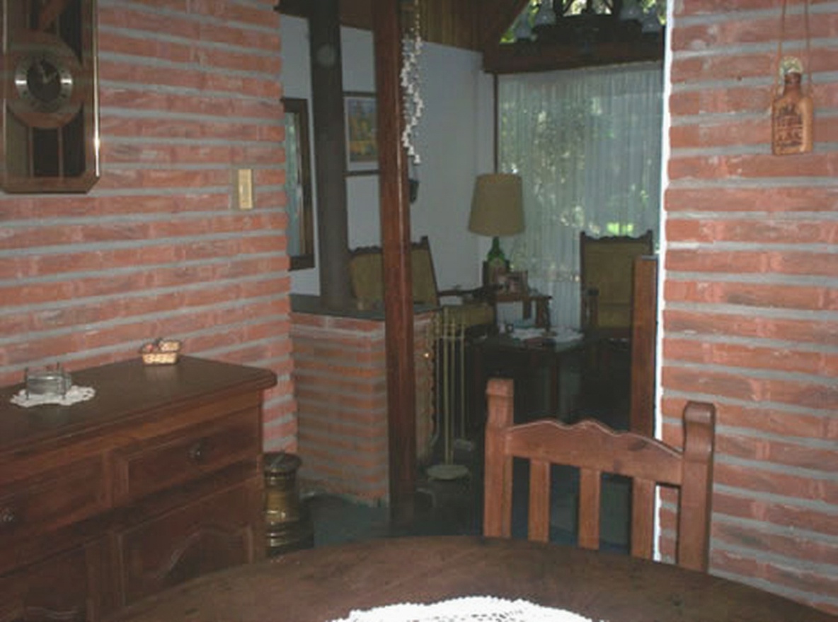 Chalet con parque y parrilla a 300 metros del mar en Costa del Este miniatura 4