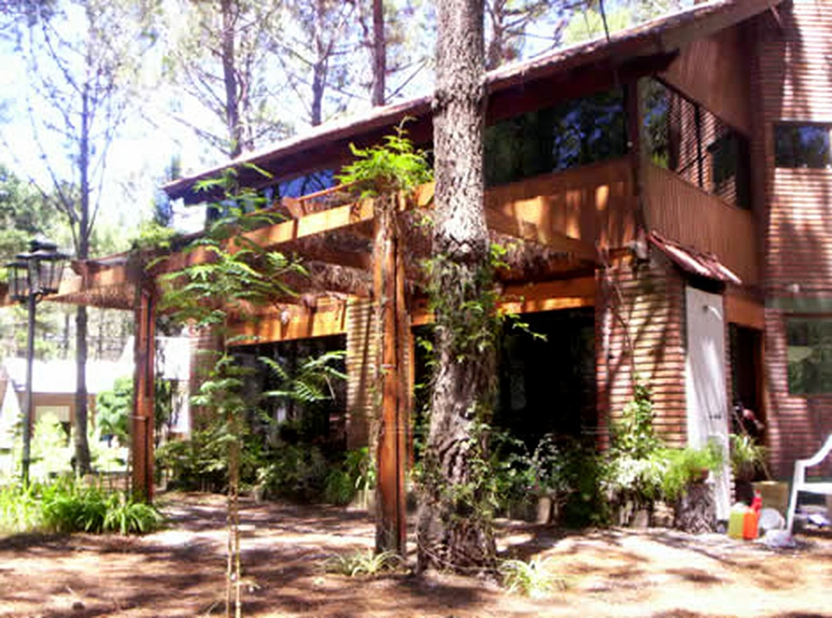 Chalet con parque y parrilla a 300 metros del mar en Costa del Este miniatura 10