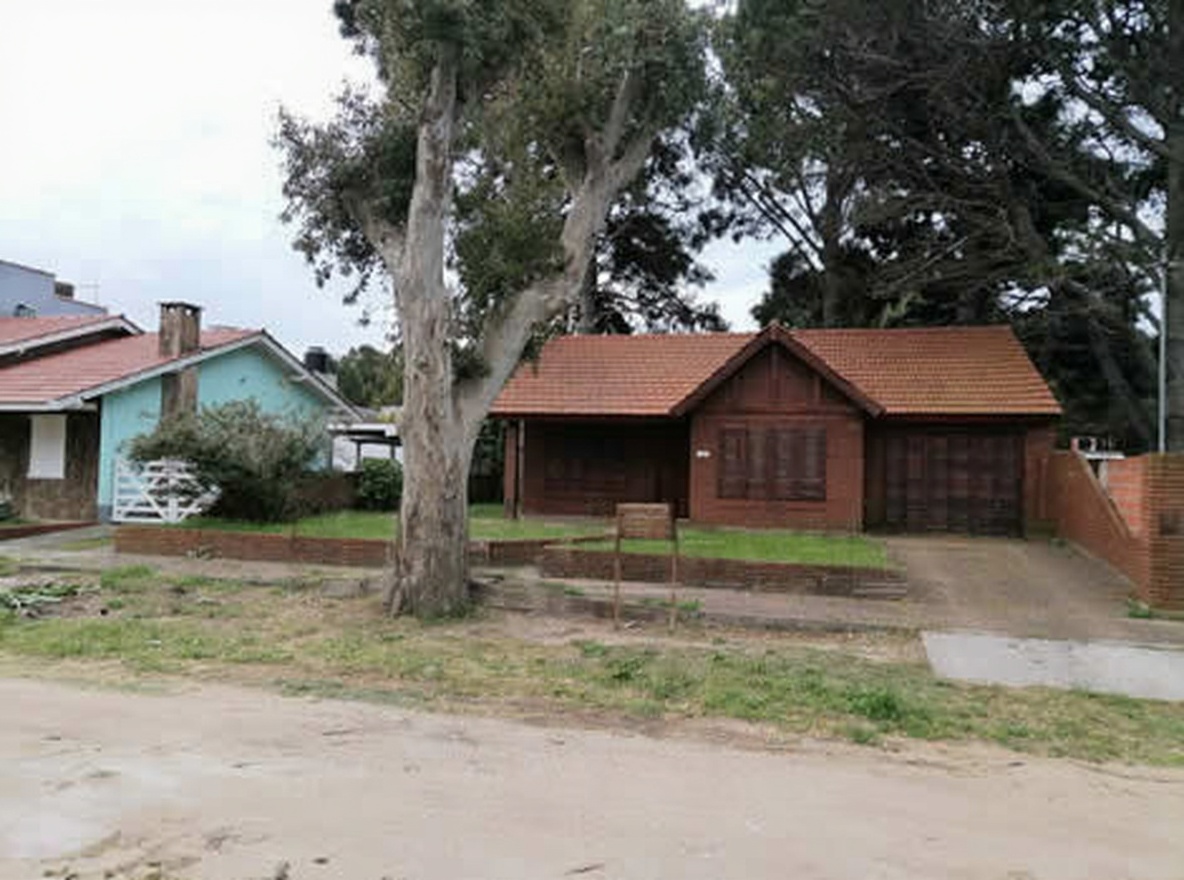 Chalet con parque y parrilla en Aguas Verdes