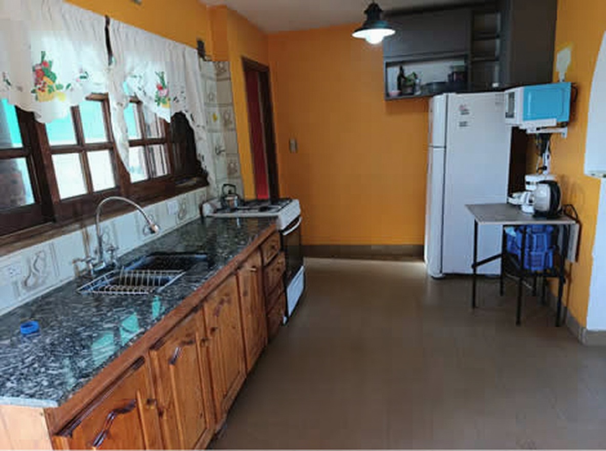 Chalet de 2 dormitorios y 2 baños en Aguas Verdes miniatura 3