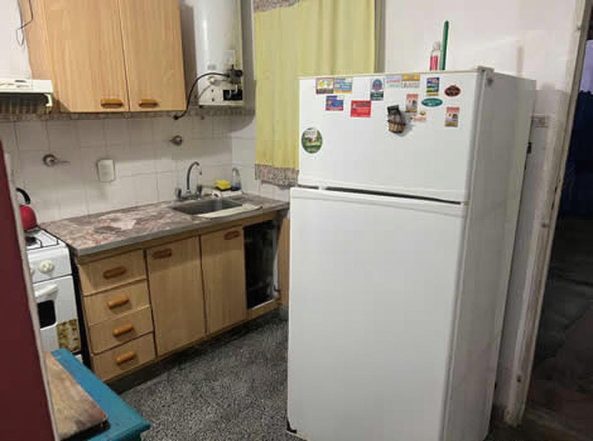 Chalet con parque y parrilla a 350 metros del mar en Santa Teresita miniatura 4