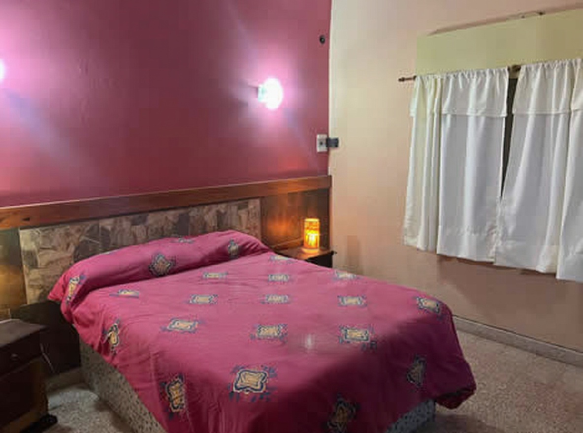 Chalet con parque y parrilla a 350 metros del mar en Santa Teresita miniatura 6