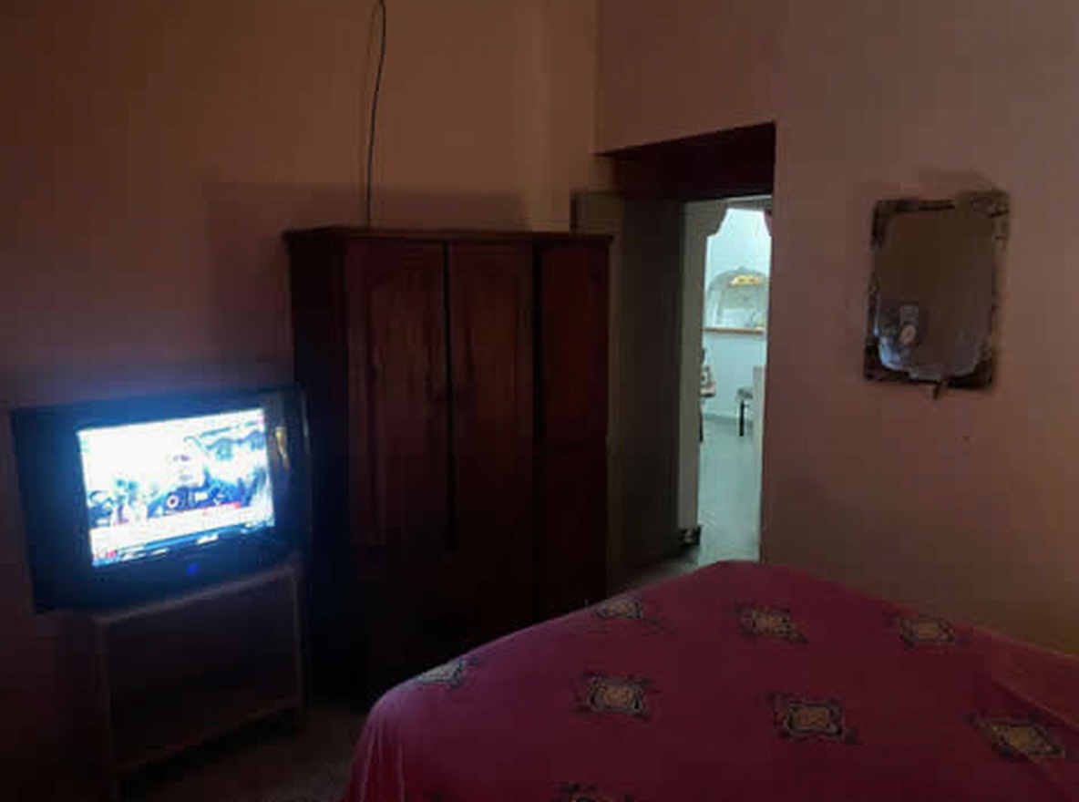 Chalet con parque y parrilla a 350 metros del mar en Santa Teresita miniatura 7