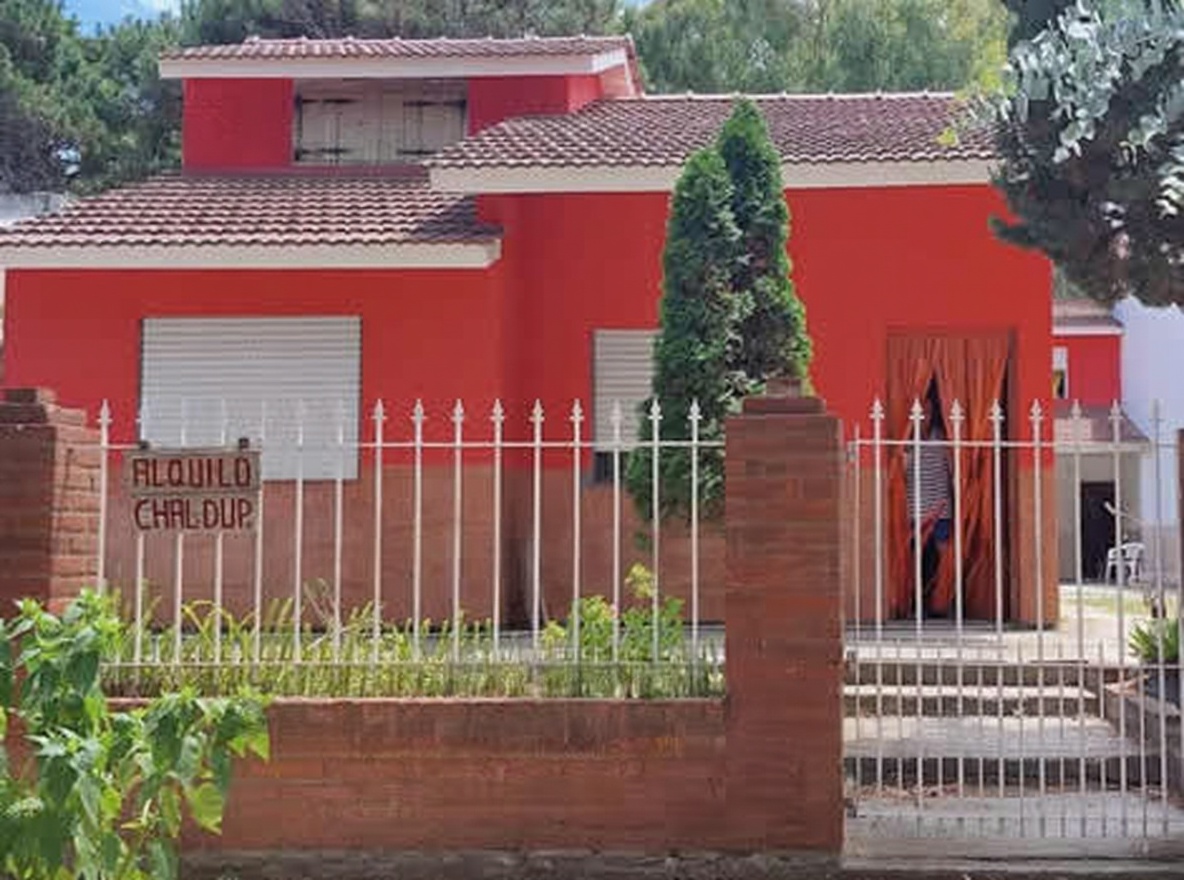 Dúplex con parque y parrilla a 100 metros del mar en Mar del Tuyú