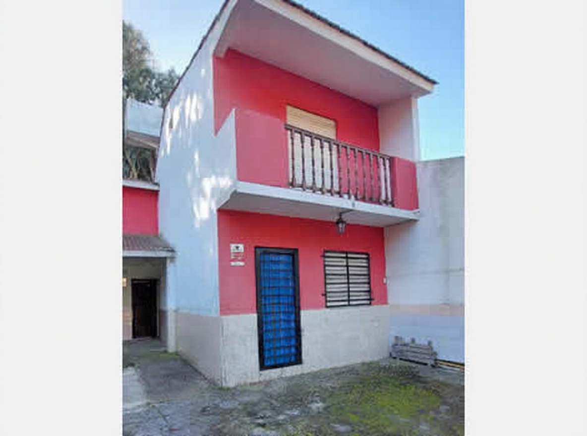 Dúplex con parque y parrilla a 100 metros del mar en Mar del Tuyú miniatura 6