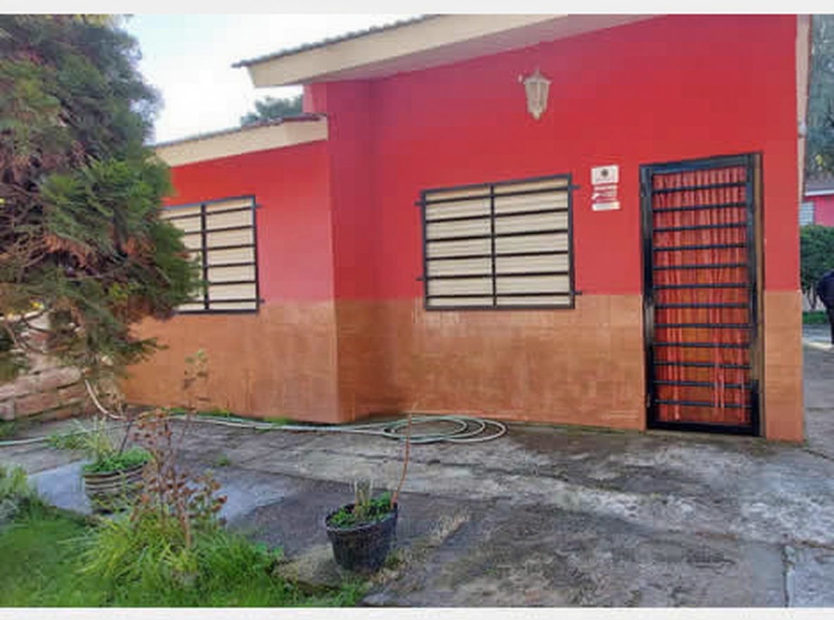 Dúplex con parque y parrilla a 100 metros del mar en Mar del Tuyú miniatura 11