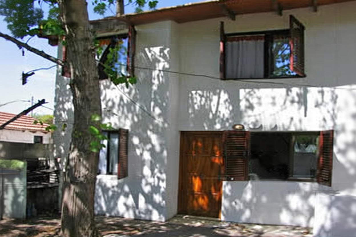 Dúplex con pileta y parque a 80 metros del mar en Mar del Tuyú