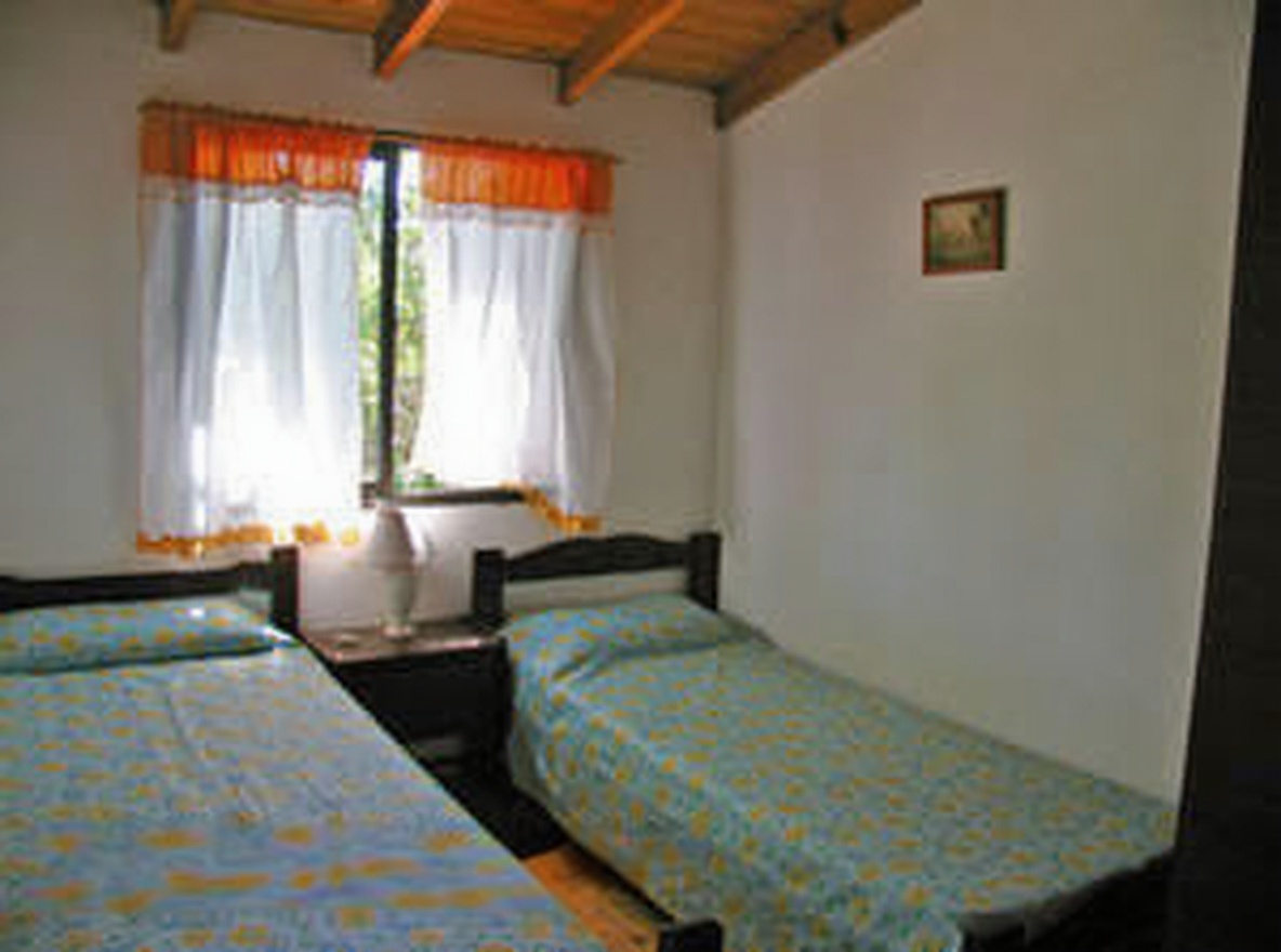 Dúplex con pileta y parque a 80 metros del mar en Mar del Tuyú miniatura 6