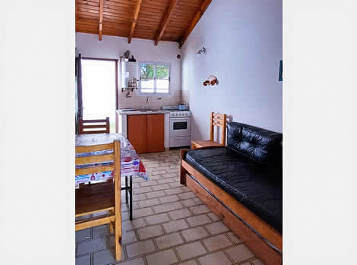 Dúplex con pileta y parque a 80 metros del mar en Mar del Tuyú miniatura 8