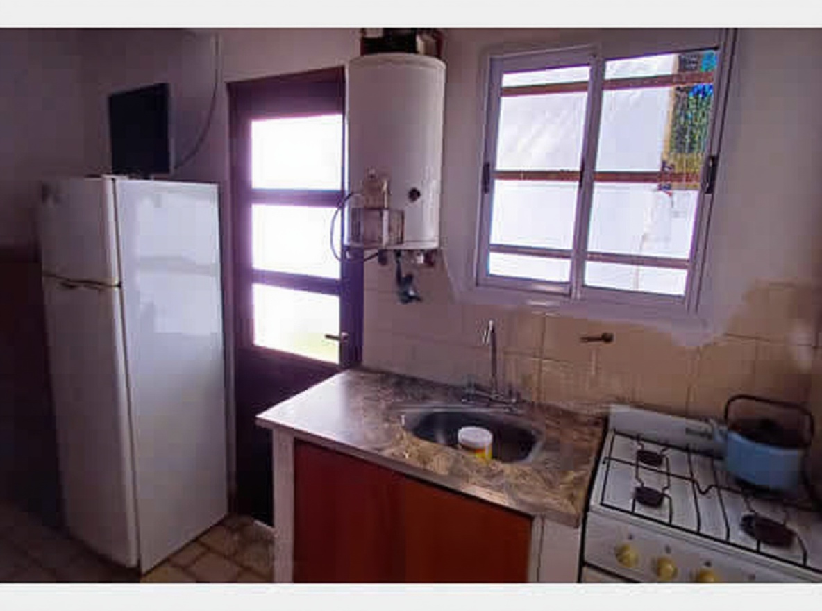 Dúplex con pileta y parque a 80 metros del mar en Mar del Tuyú miniatura 9