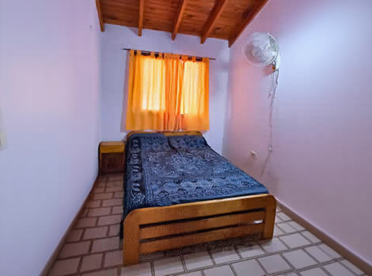 Dúplex con pileta y parque a 80 metros del mar en Mar del Tuyú miniatura 10