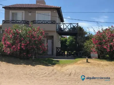 Dúplex con parque y parrilla frente al mar en Mar del Tuyú
