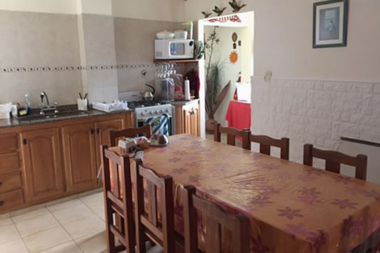 Dúplex con parque y parrilla frente al mar en Mar del Tuyú miniatura 3