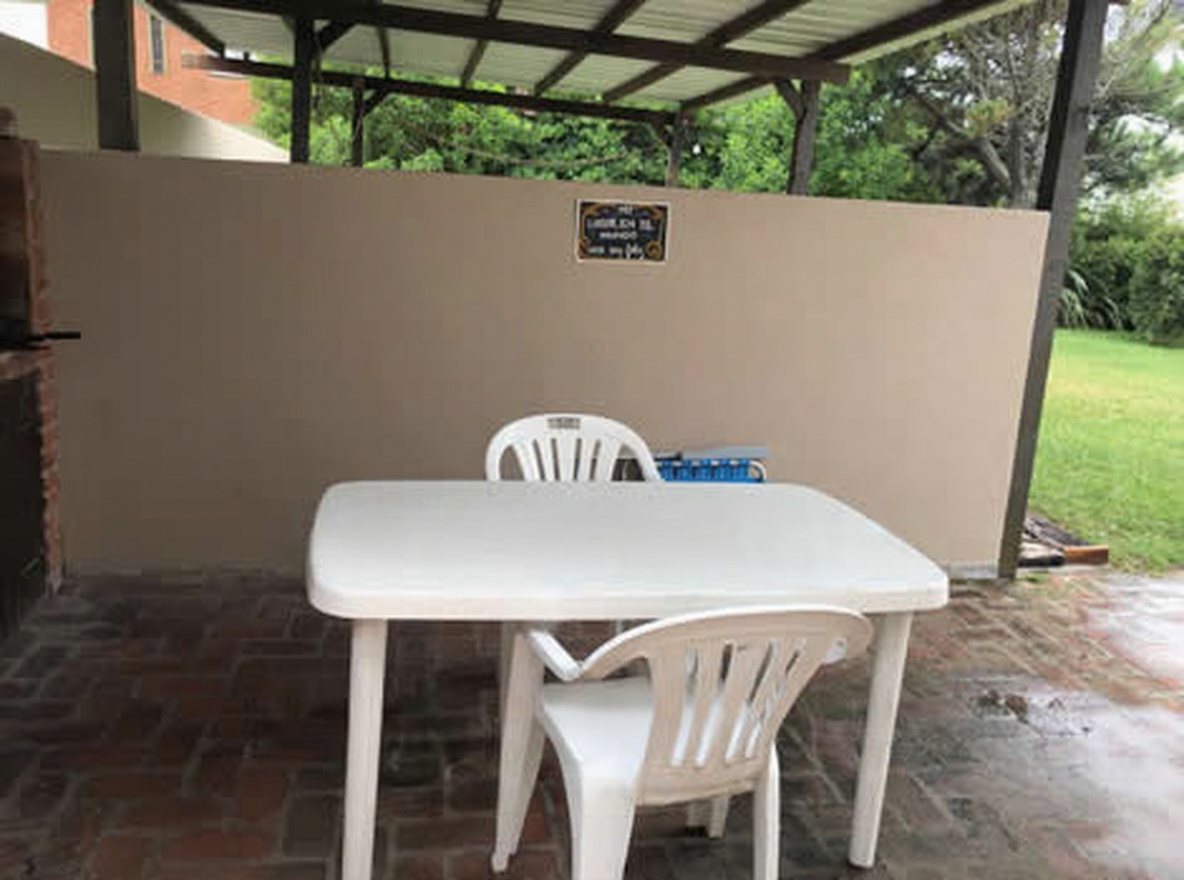 Dúplex con parque y parrilla frente al mar en Mar del Tuyú miniatura 10